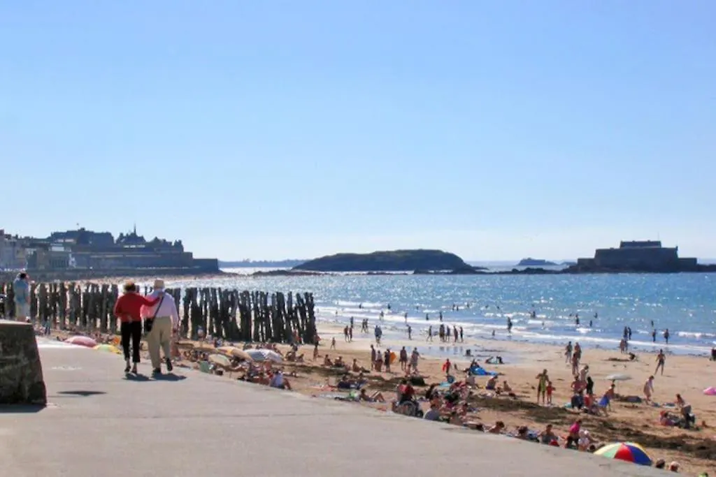 St Malo Maison Avec Jardin Proche Gare Plage Intramuros Chien Admis Teletravail Fibre سان مالو سان مالو